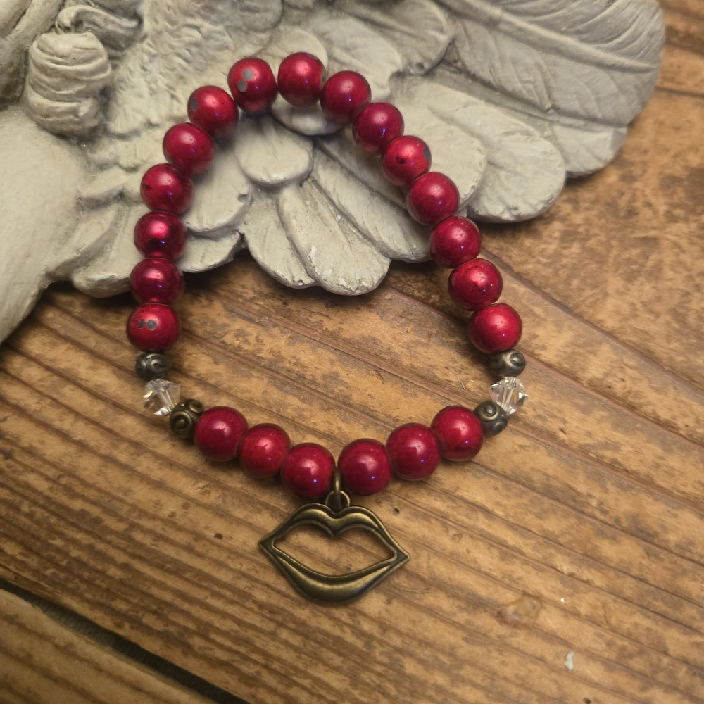 Chic Red Beaded Bracelet with Lip Charm